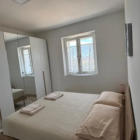 Holiday home B&j *